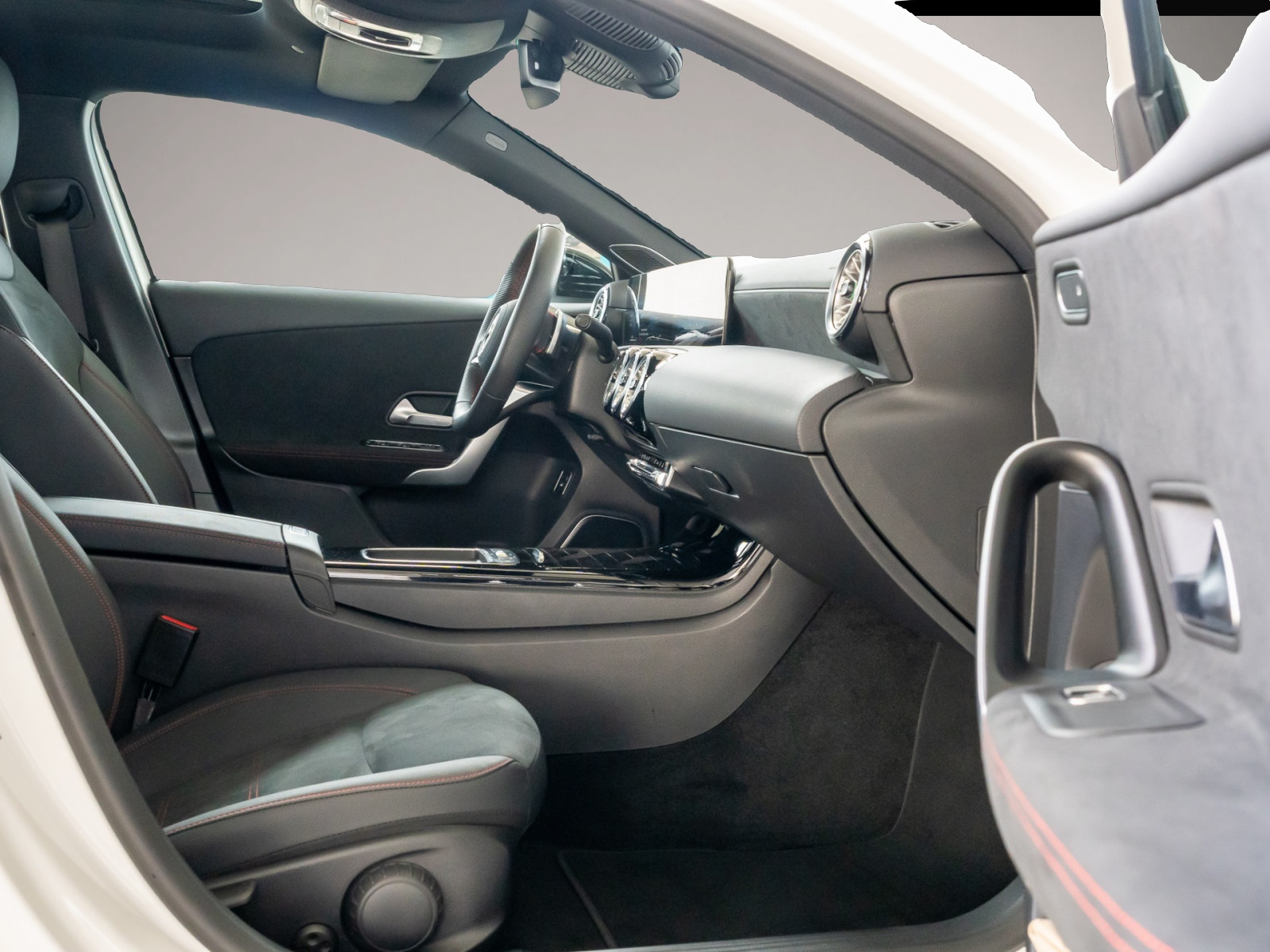 Mercedes-Benz A 250 (02/2025, Hybrid (Benzin/Elektro))