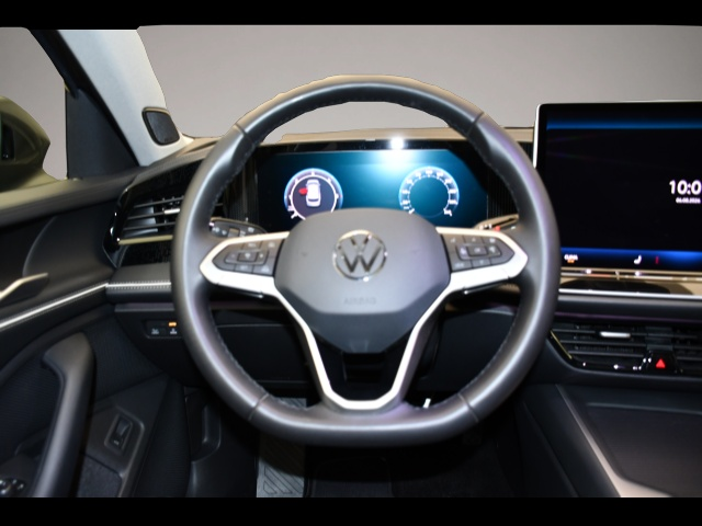Volkswagen Passat Variant (09/2025, )