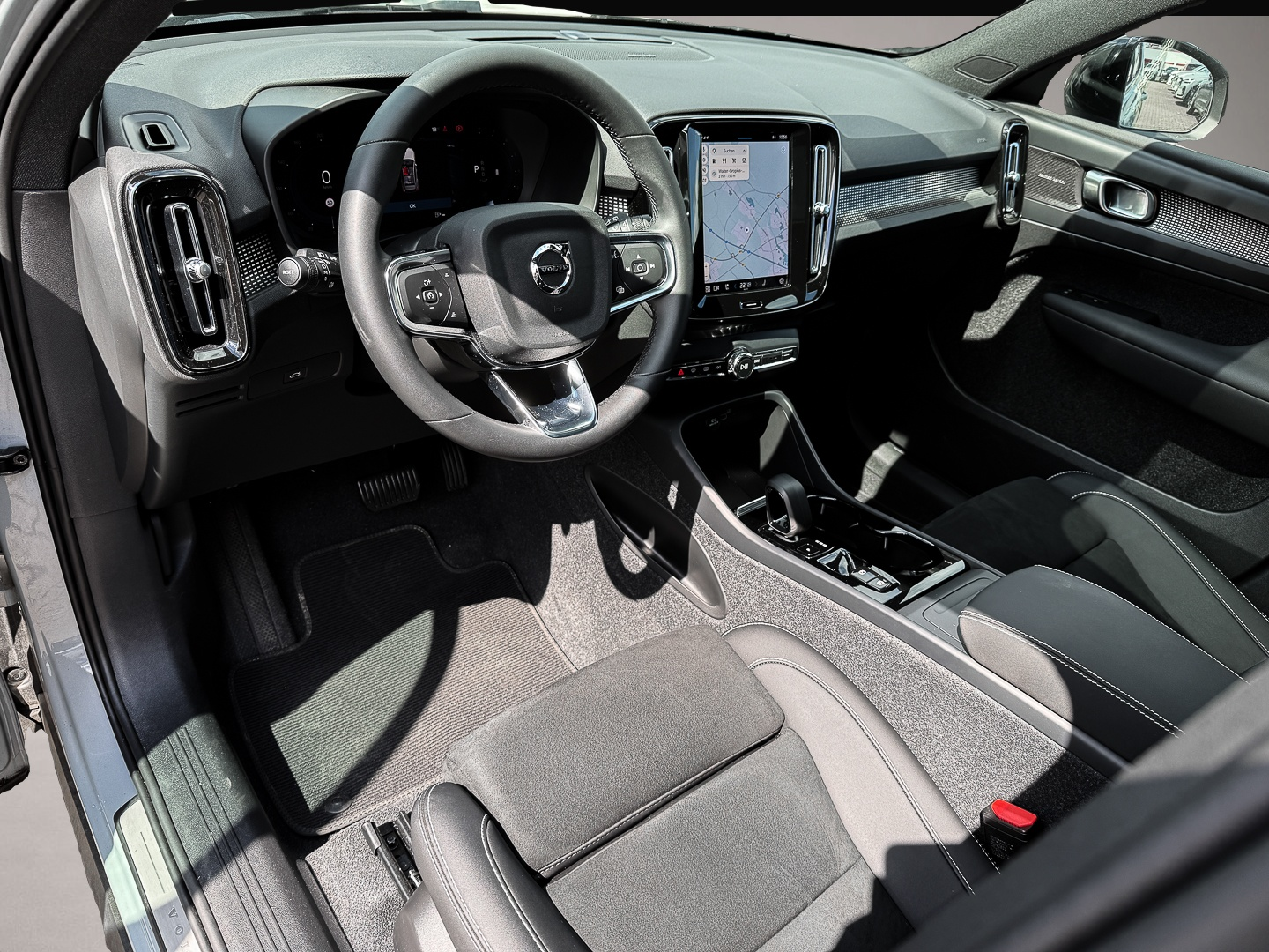 Volvo XC40 (12/2023, Benzin)