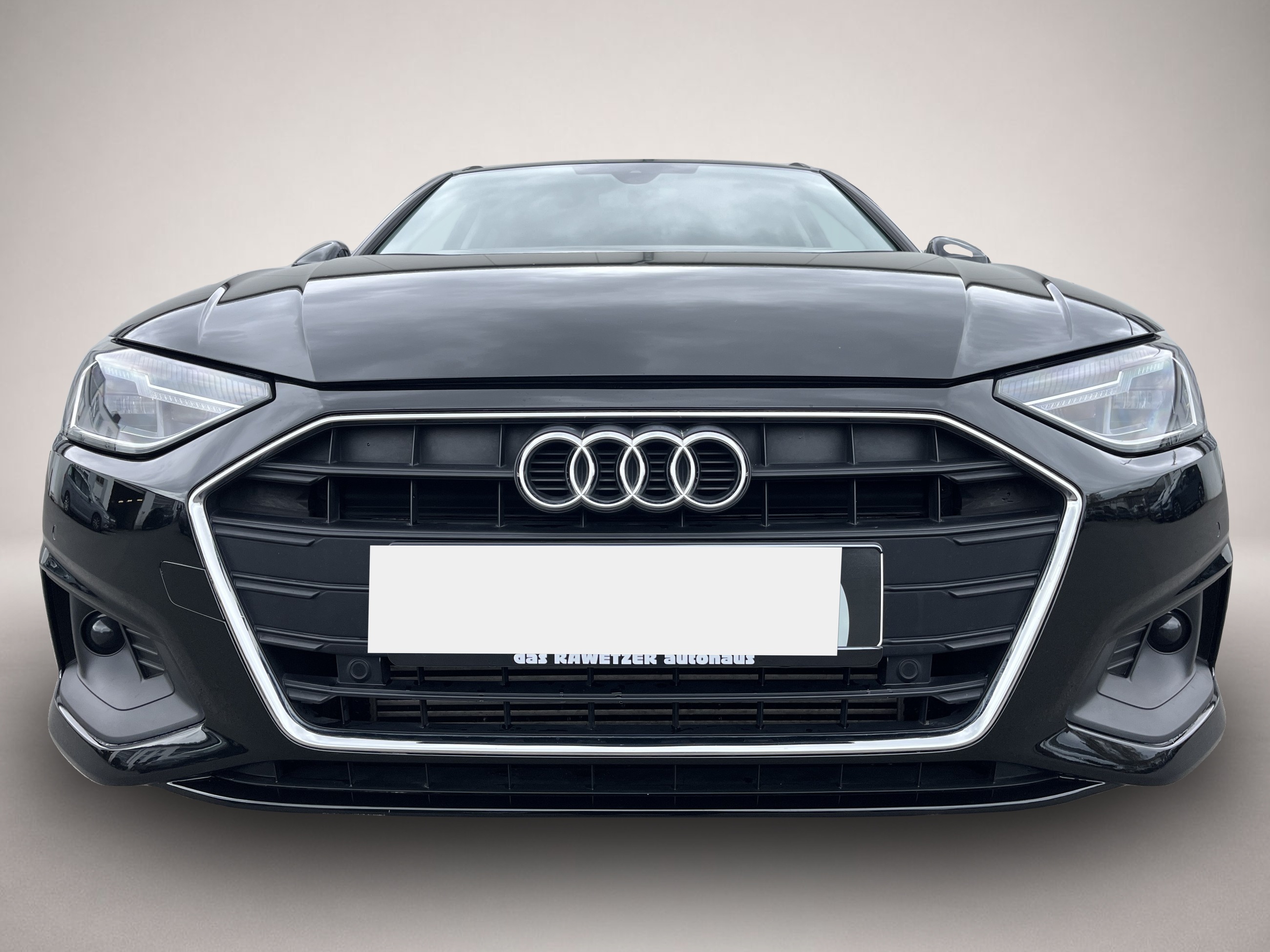 Audi A4 (08/2022, Benzin)