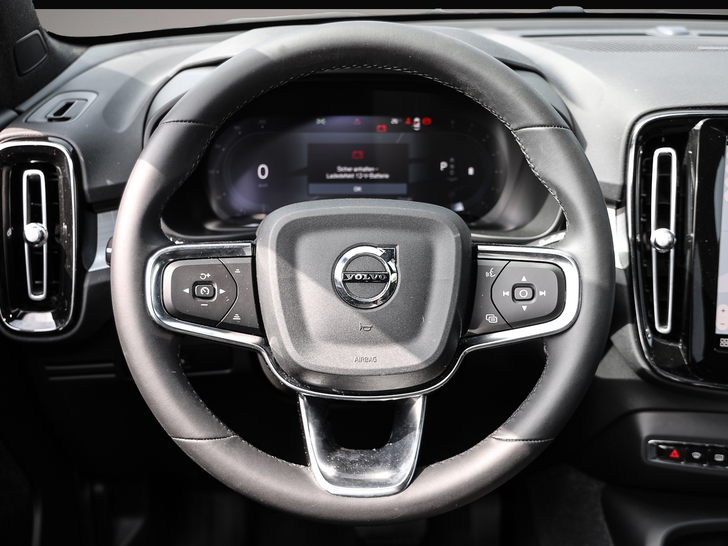 Volvo XC40 (11/2023, Benzin)