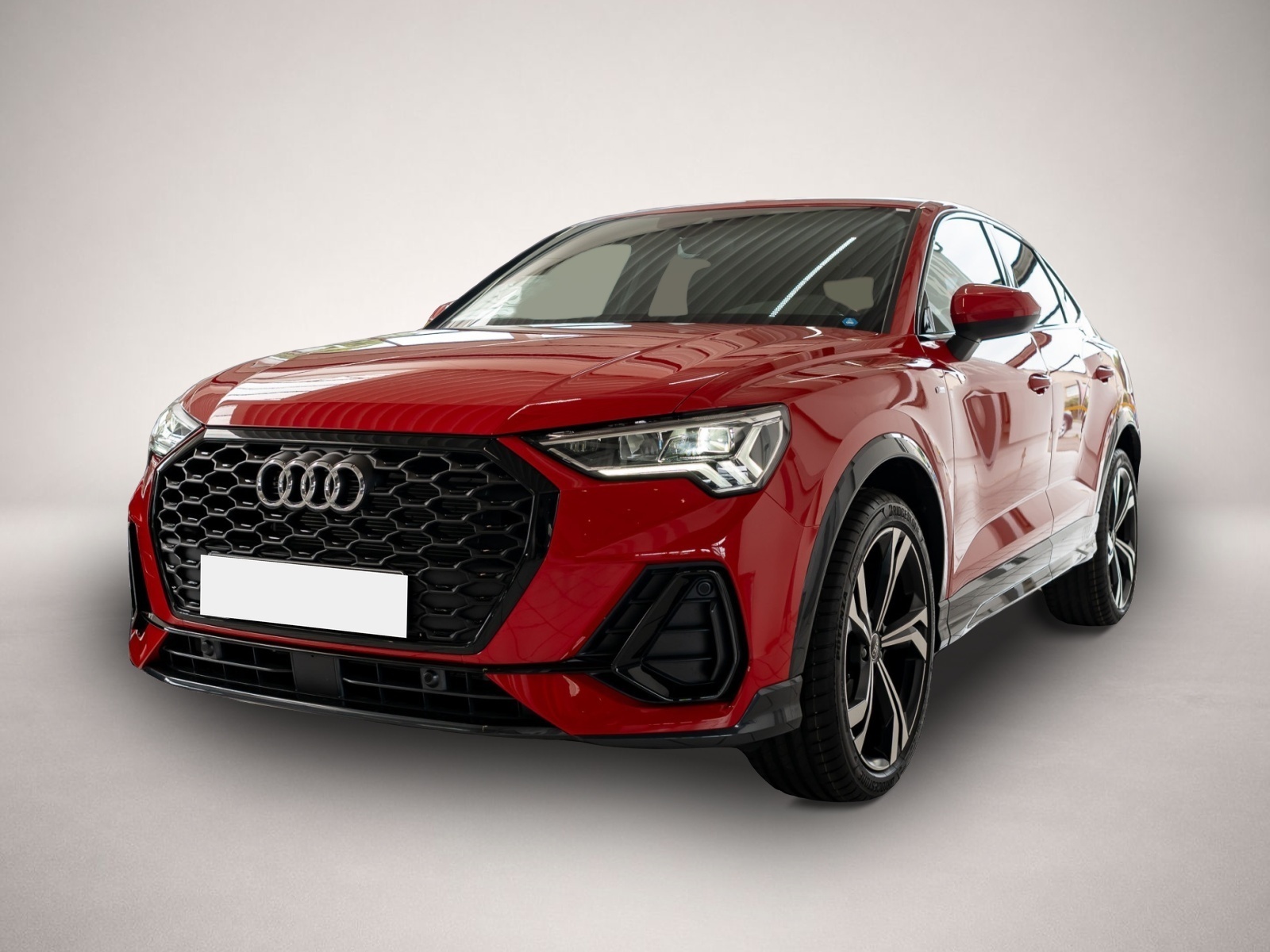 Audi Q3 (09/2025, Benzin)