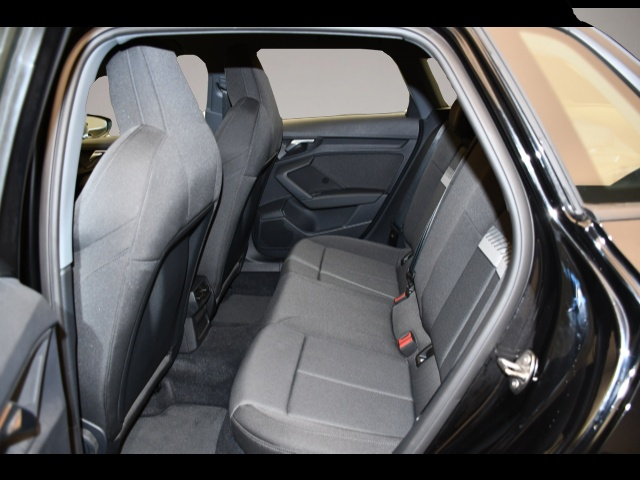Audi A3 (11/2022, Benzin)