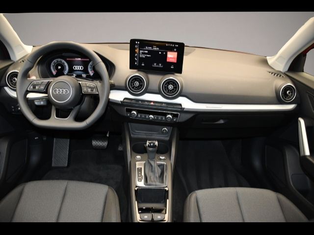 Audi Q2 (12/2025, Benzin)
