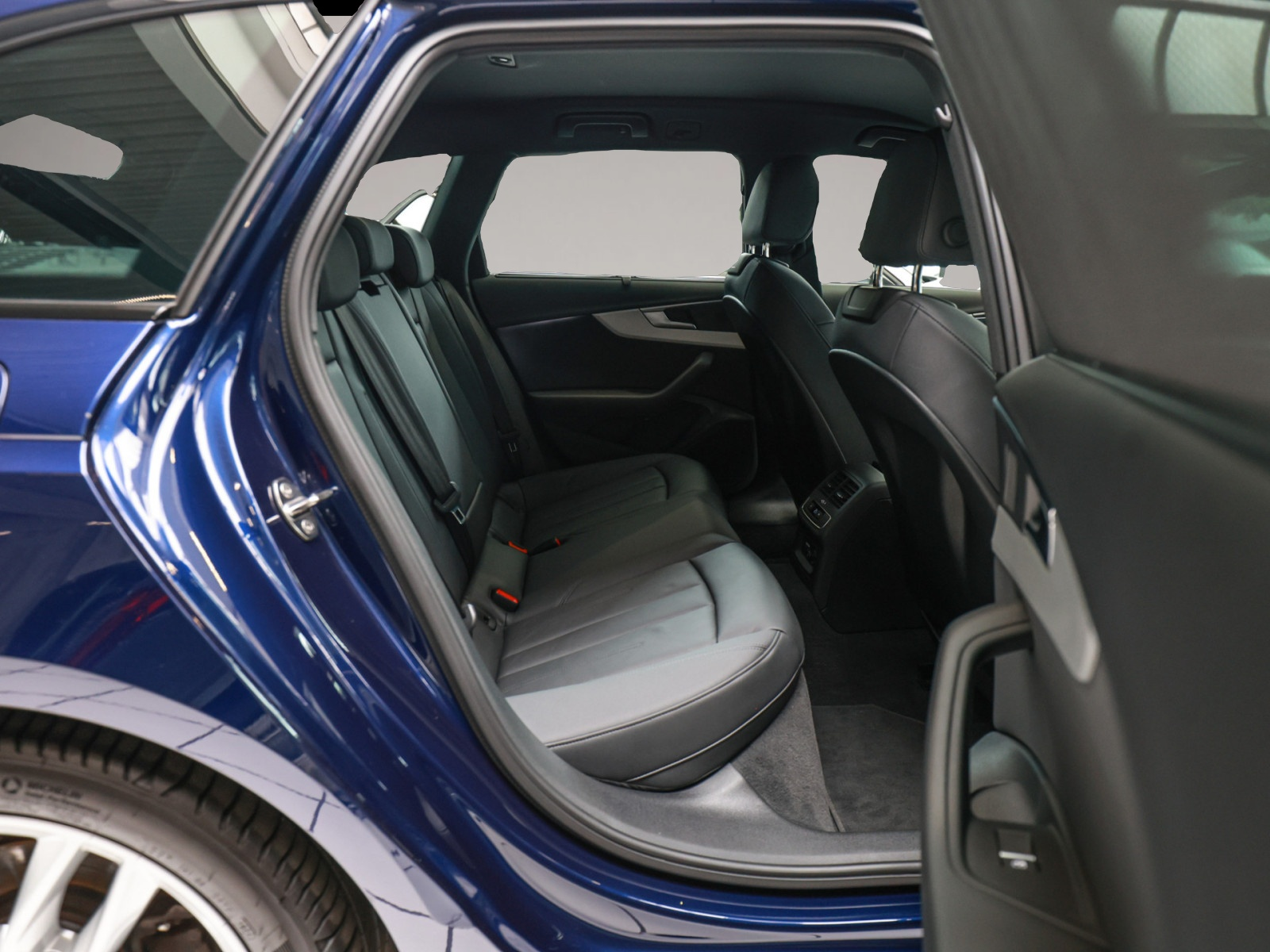 Audi A4 (09/2023, Diesel)