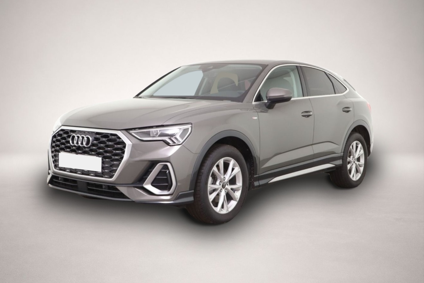 Audi Q3 (09/2025, Benzin)