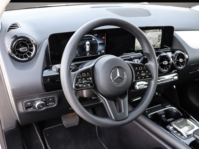 Mercedes-Benz B 180 (10/2021, Benzin)