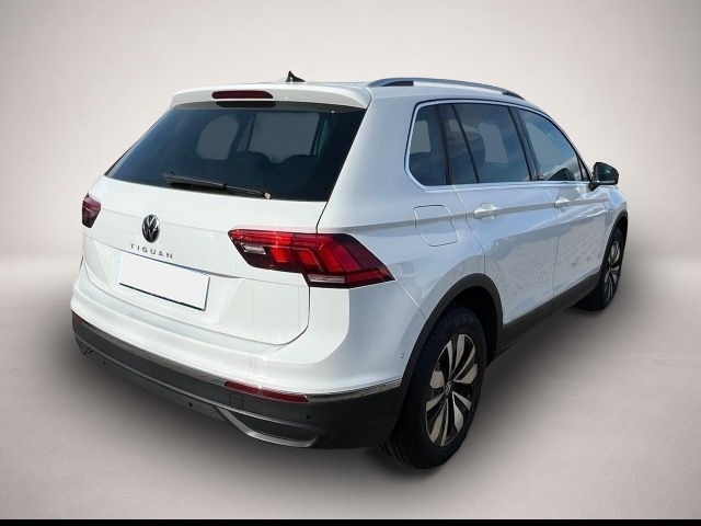 Volkswagen Tiguan (01/2024, Benzin)