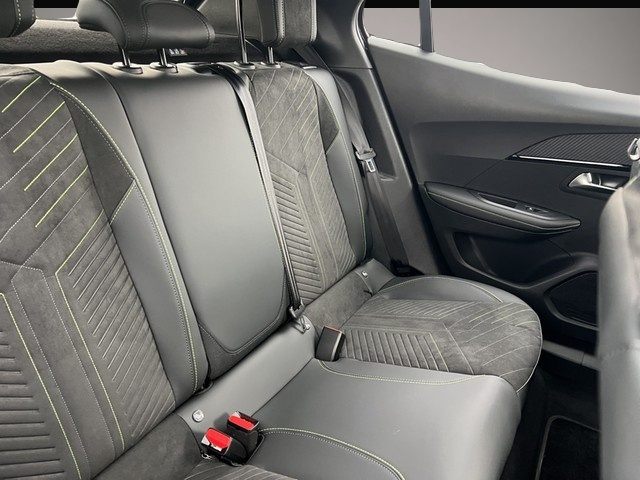 Peugeot 2008 (01/2026, Benzin)