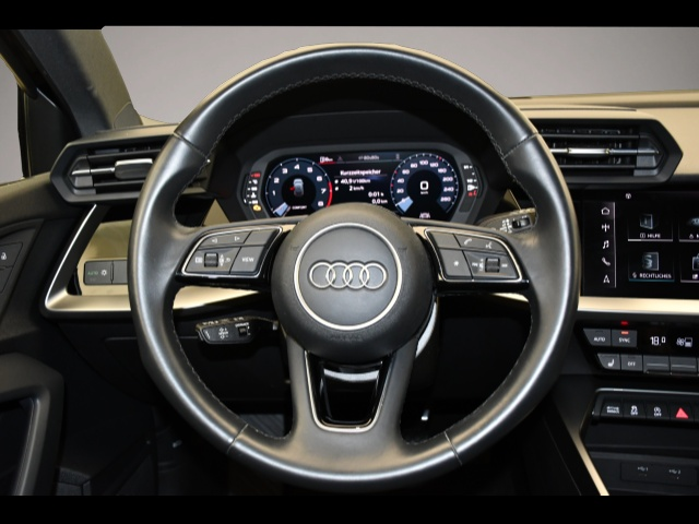 Audi A3 (10/2022, Benzin)
