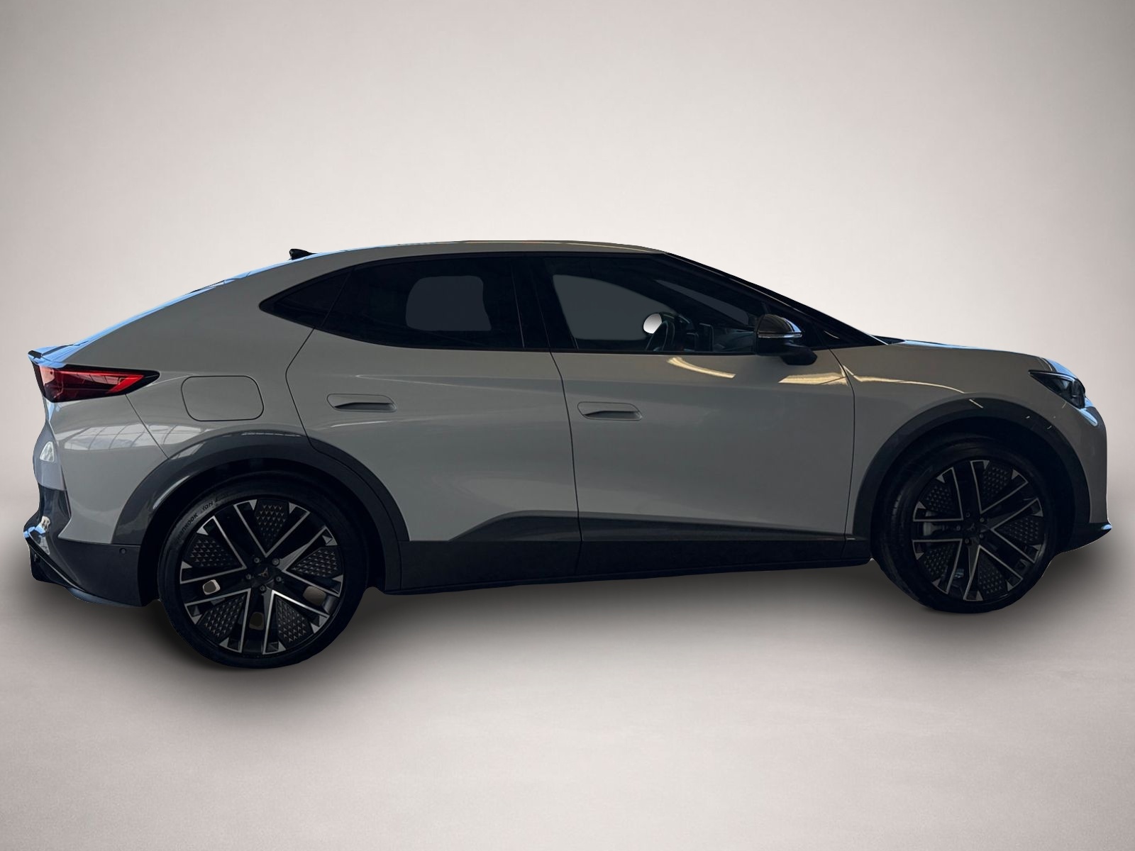 Cupra Tavascan (05/2026, ELECTRIC)