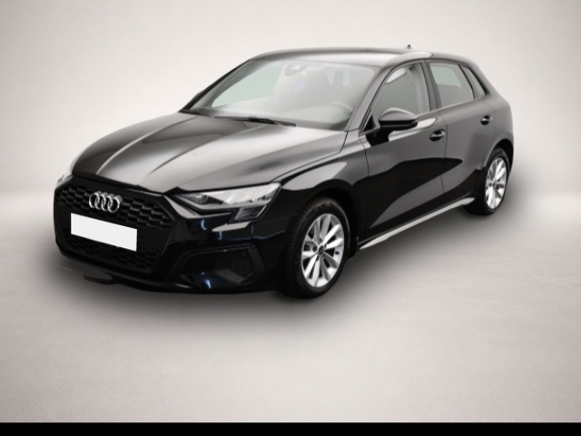 Audi A3 (10/2022, Benzin)