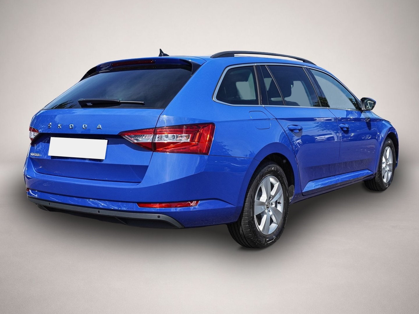Skoda Superb (10/2022, Benzin)