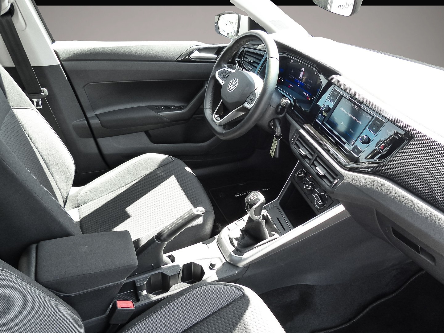 Volkswagen Polo (05/2024, Benzin)