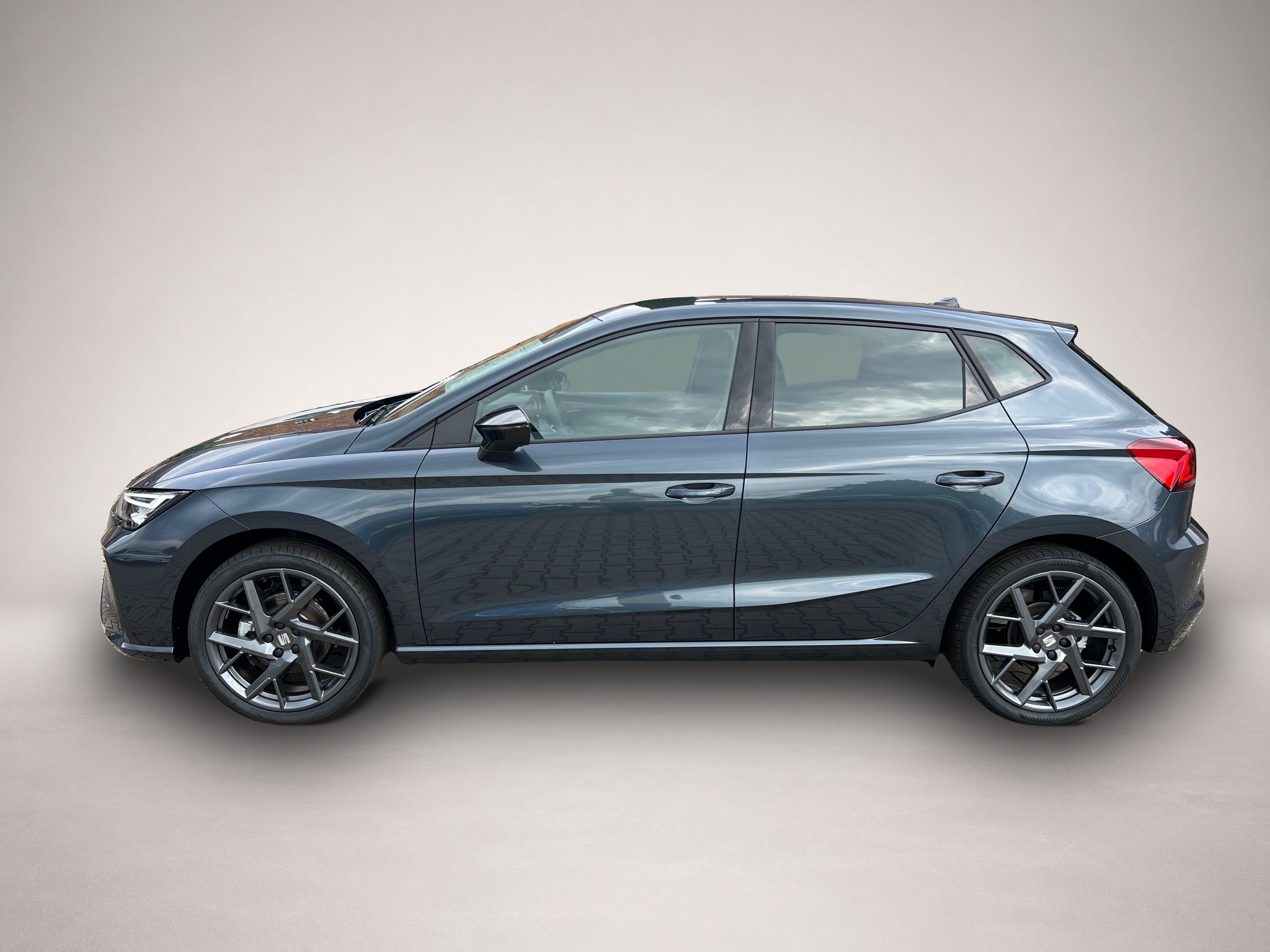 SEAT Ibiza, image 2 of 5