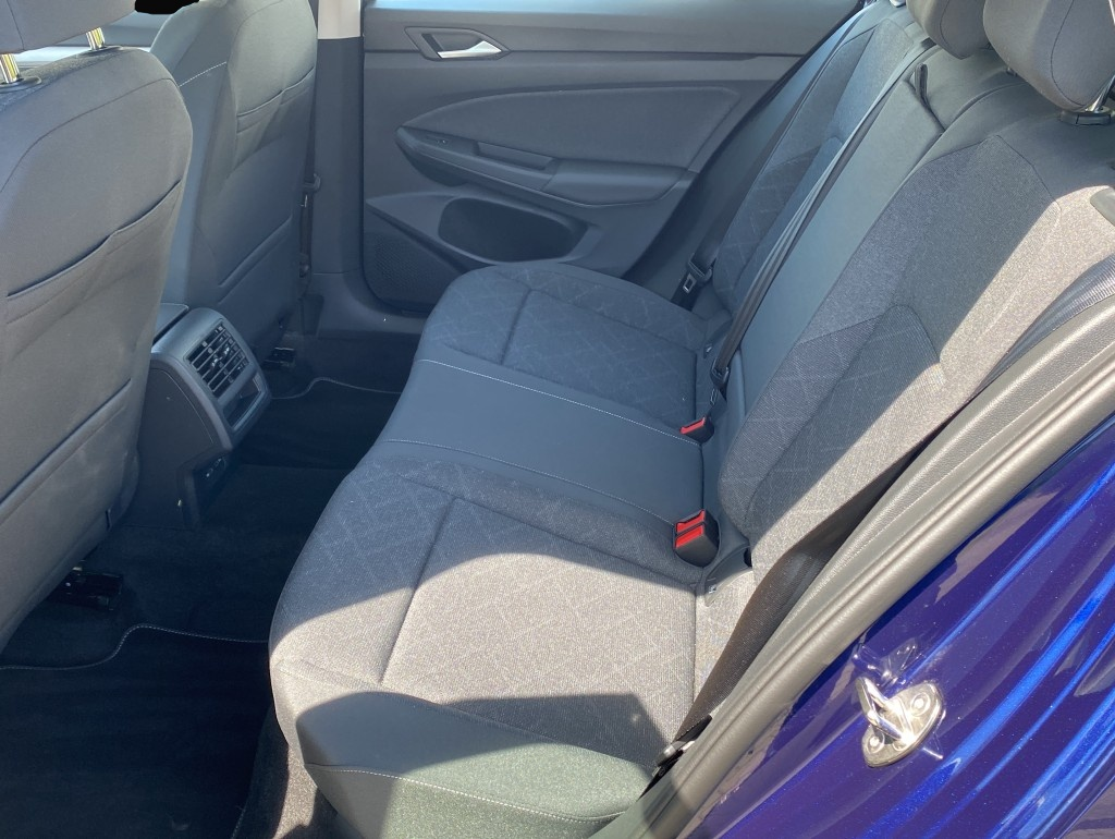 Volkswagen Golf (03/2024, Benzin)