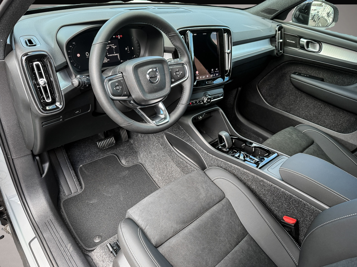 Volvo XC40 (05/2026, Benzin)