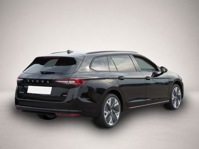 Skoda Superb (08/2024, Benzin)