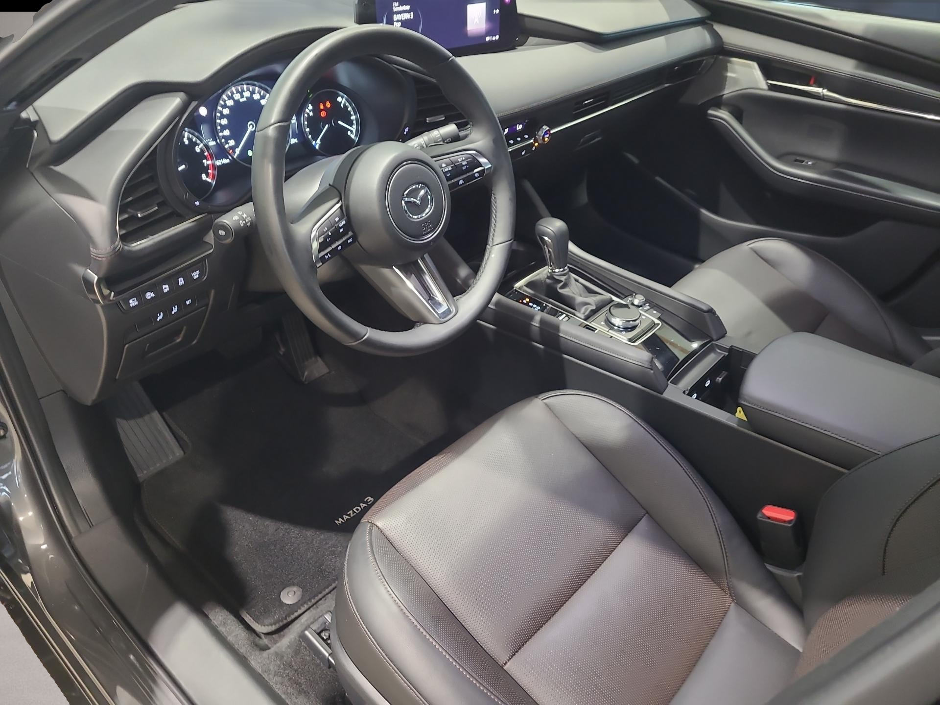 Mazda 3 (05/2025, Benzin)