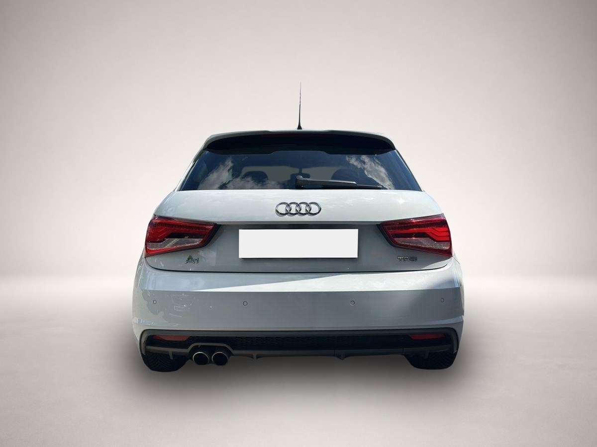Audi A1 (07/2016, Benzin)