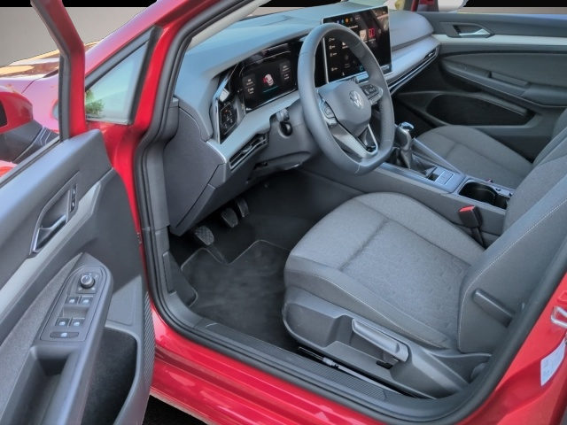 Volkswagen Golf (09/2025, Benzin)
