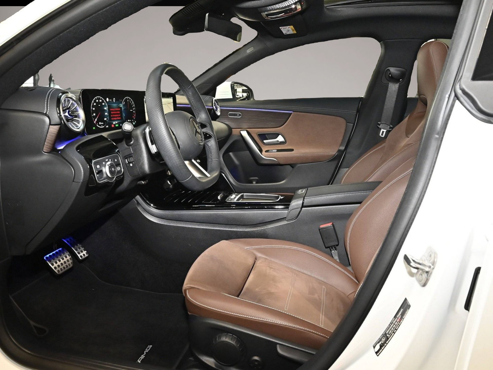 Mercedes-Benz CLA 250 (06/2025, Hybrid (Benzin/Elektro))