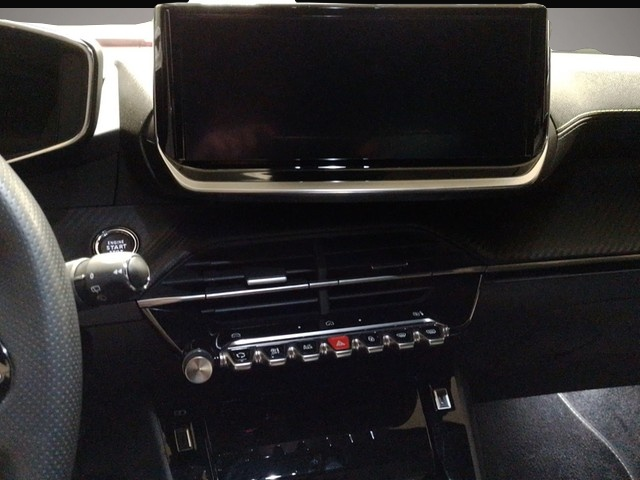 Peugeot 2008 (12/2023, Benzin)