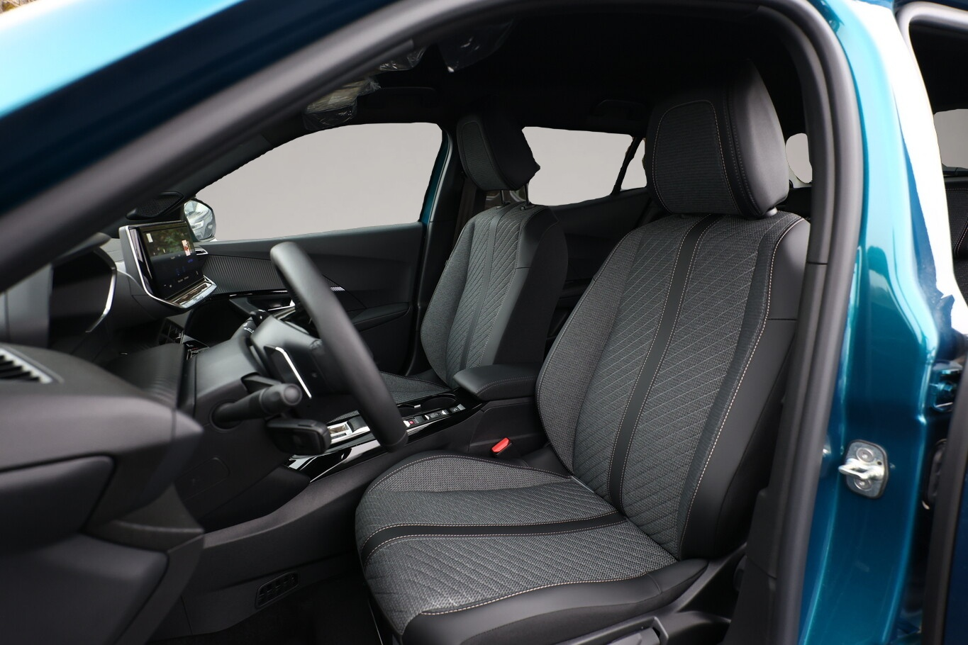 Peugeot 2008 (01/2026, Benzin)