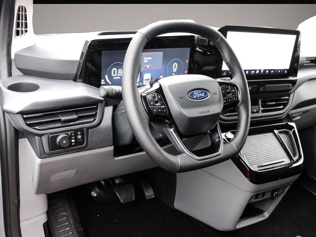 Ford Tourneo Custom (02/2026, Diesel)