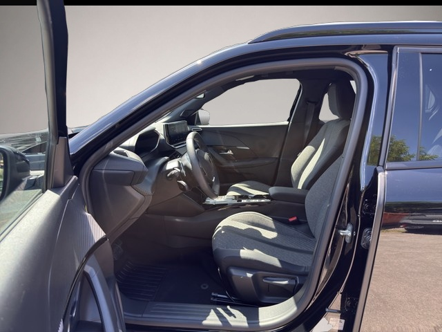 Peugeot 2008 (03/2024, Benzin)