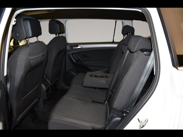 Volkswagen Tiguan Allspace (10/2023, Benzin)