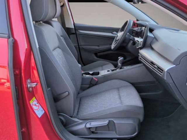 Volkswagen Golf (09/2025, Benzin)