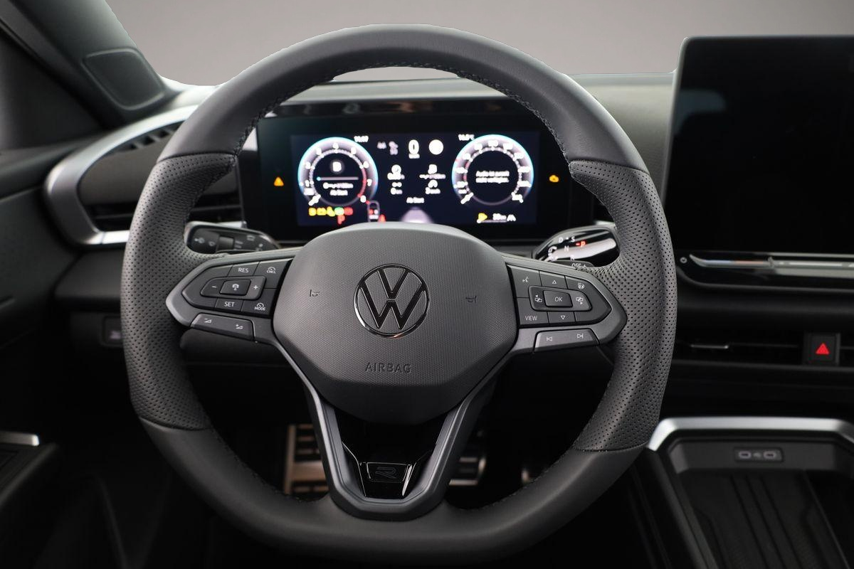 Volkswagen T-Roc (08/2026, Benzin)