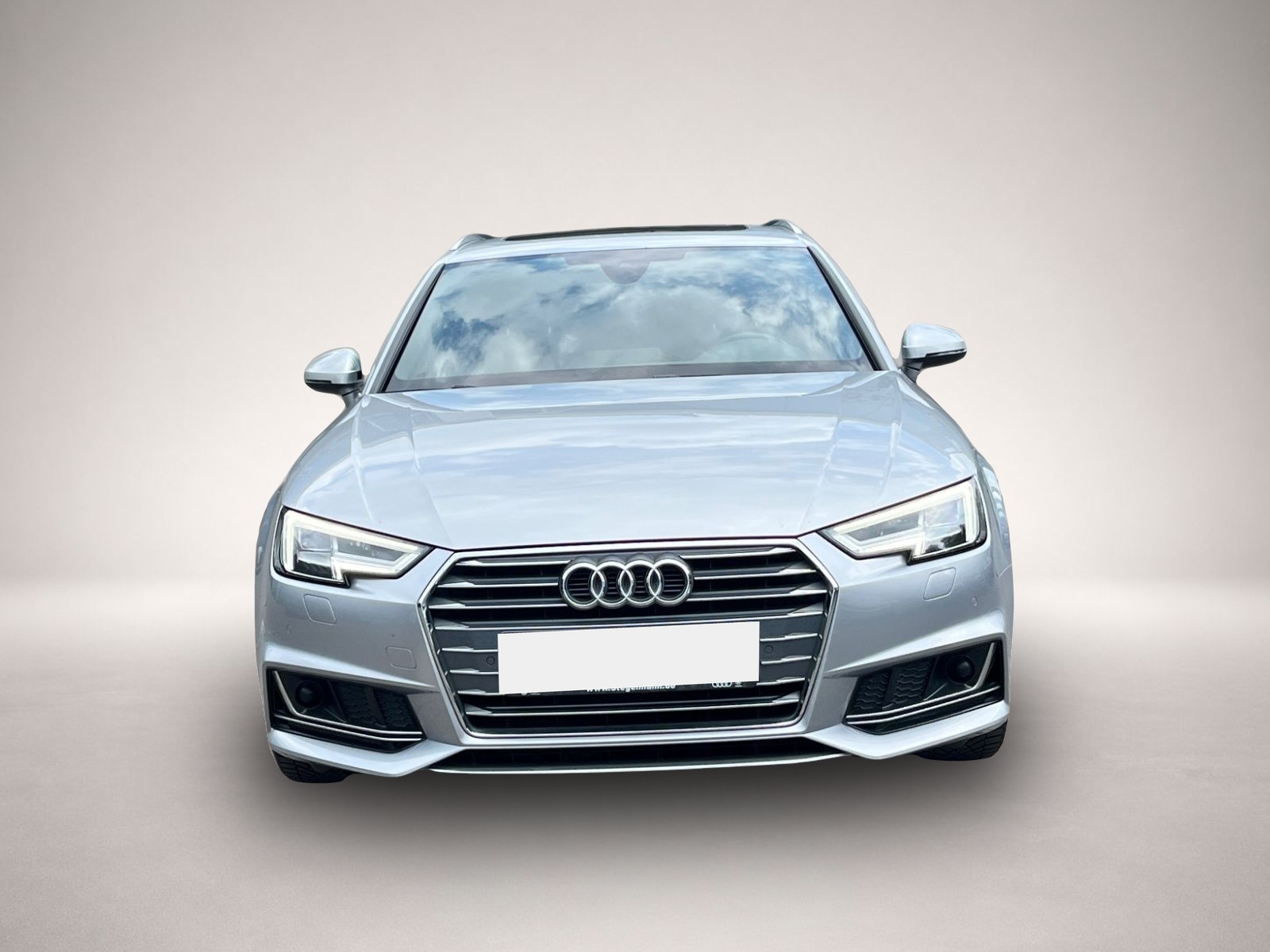 Audi A4 (07/2017, Benzin)