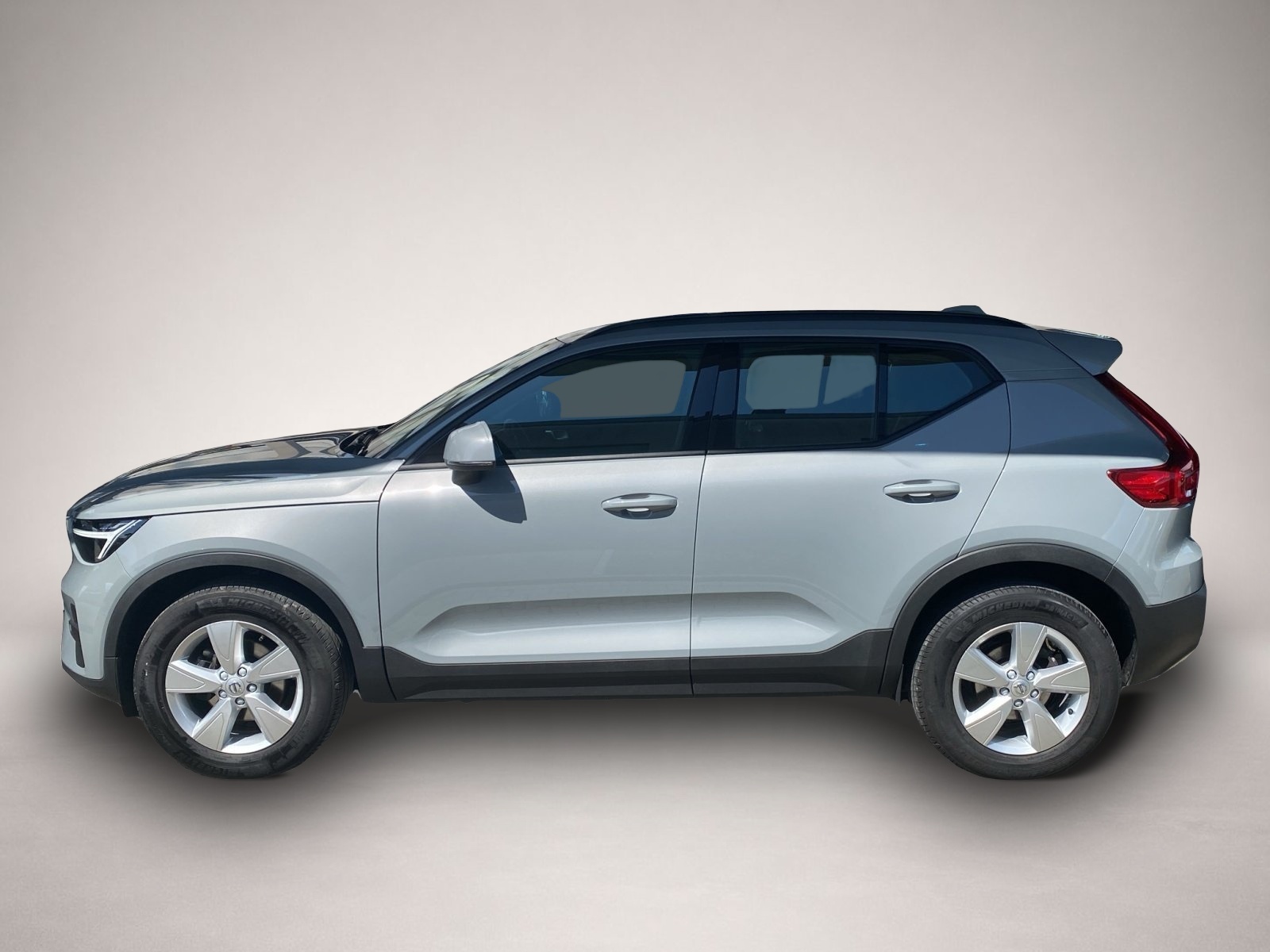 Volvo XC40 (07/2023, Benzin)