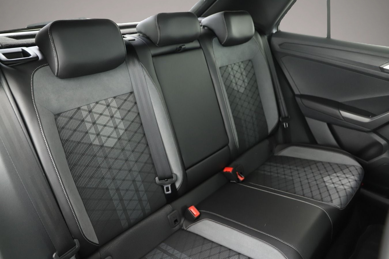 Volkswagen T-Roc (04/2023, Diesel)