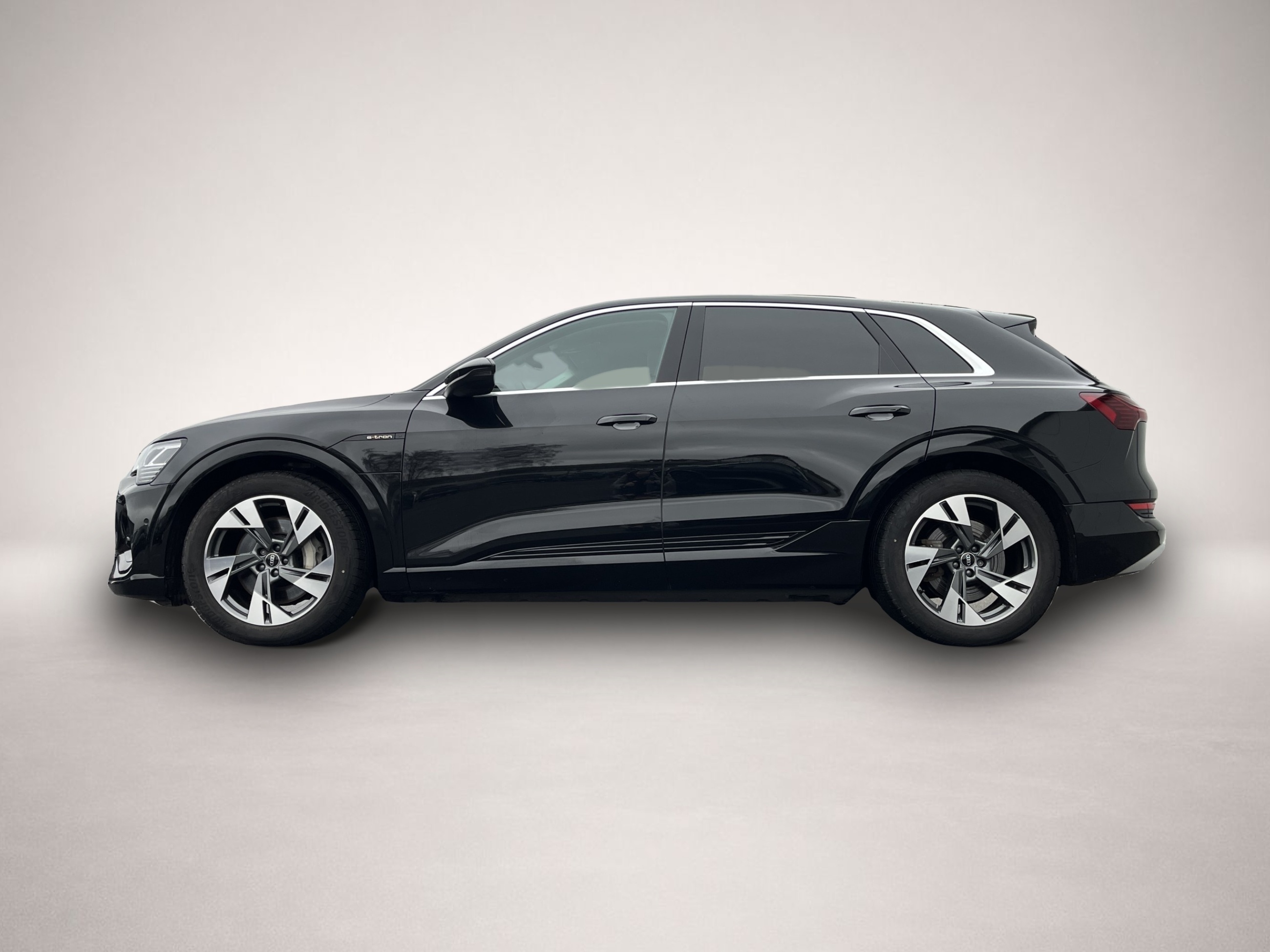 Audi e-tron (09/2022, ELECTRIC)