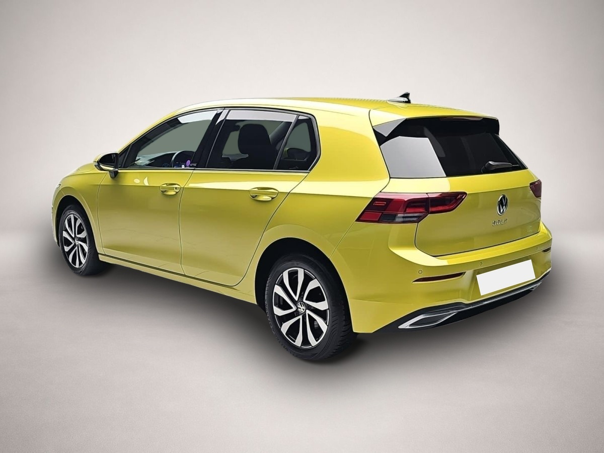 Volkswagen Golf (06/2022, Benzin)