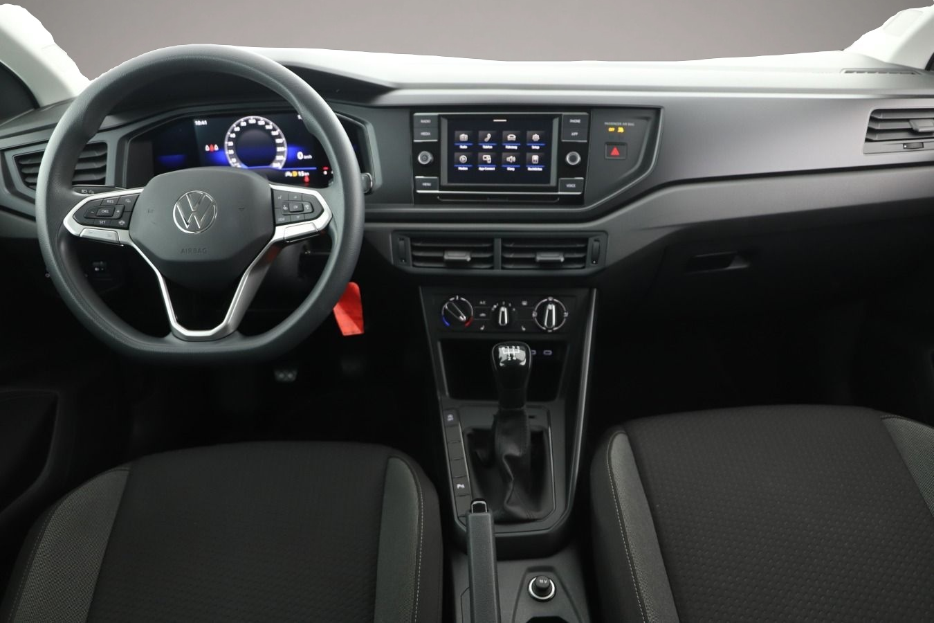 Volkswagen Polo (01/2022, Benzin)