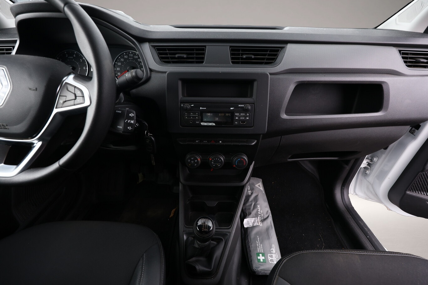 Renault Express (06/2023, Benzin)
