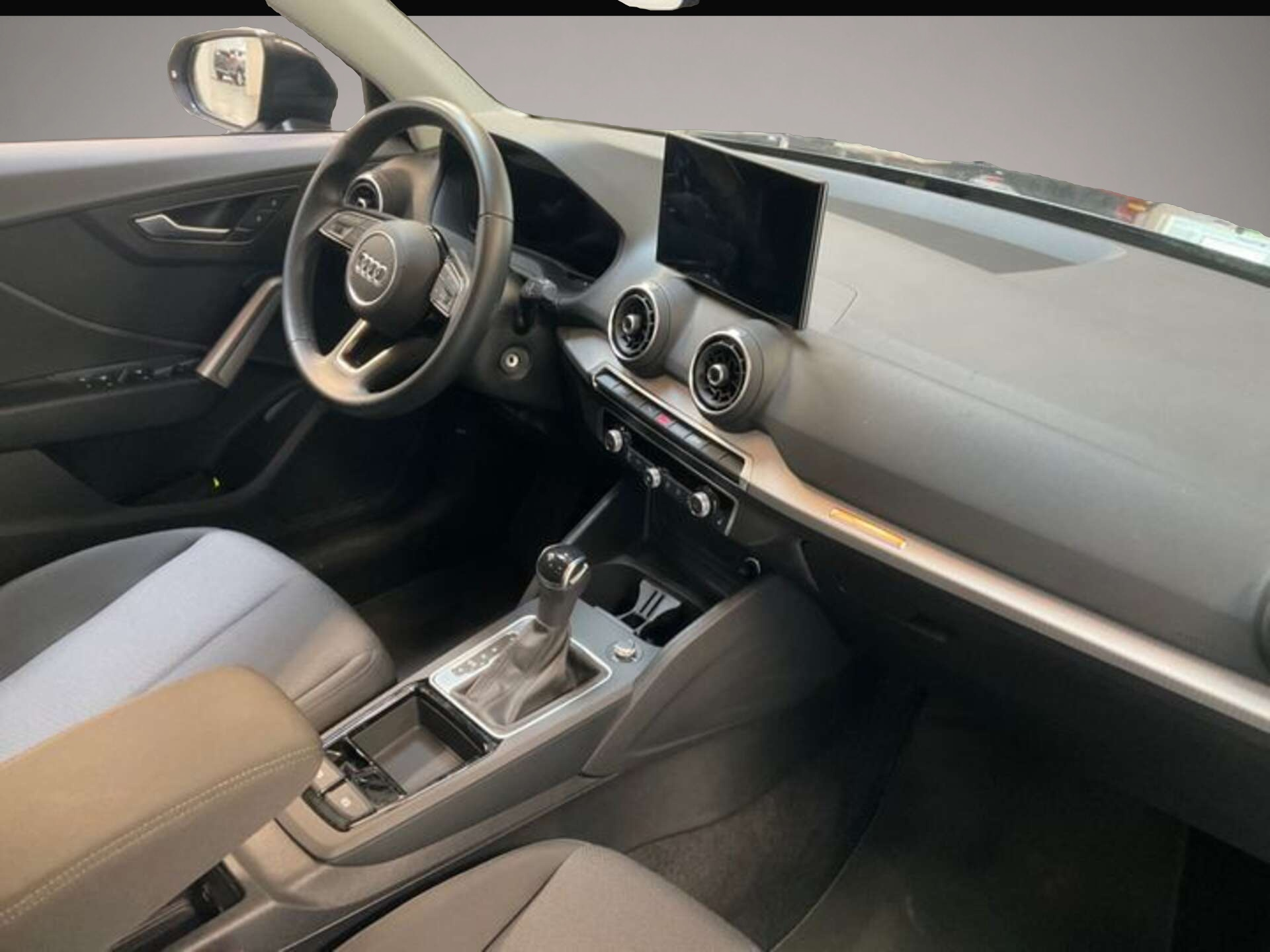 Audi Q2 (10/2024, Benzin)