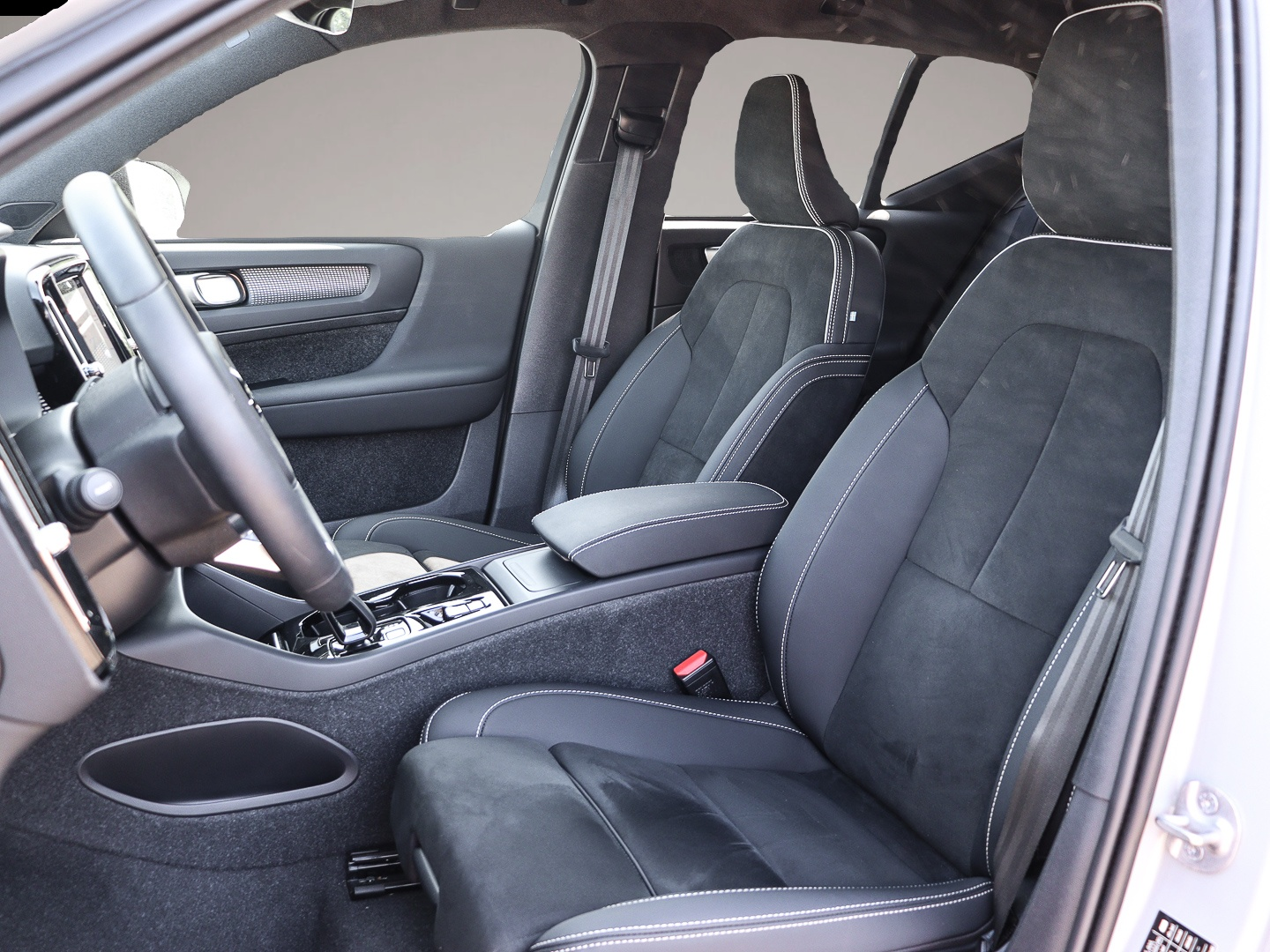 Volvo XC40 (12/2023, Benzin)