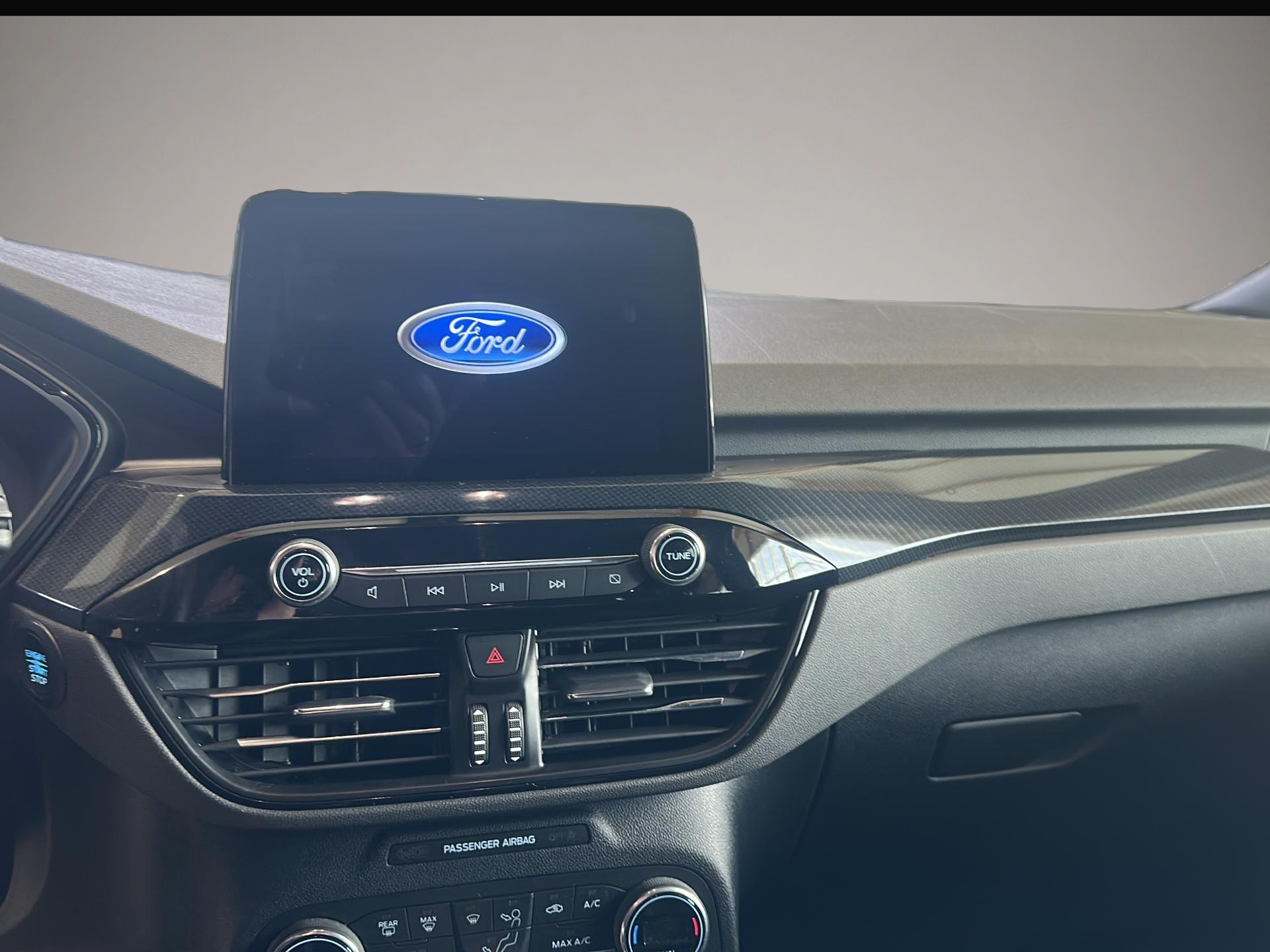 Ford Kuga (03/2021, Benzin)