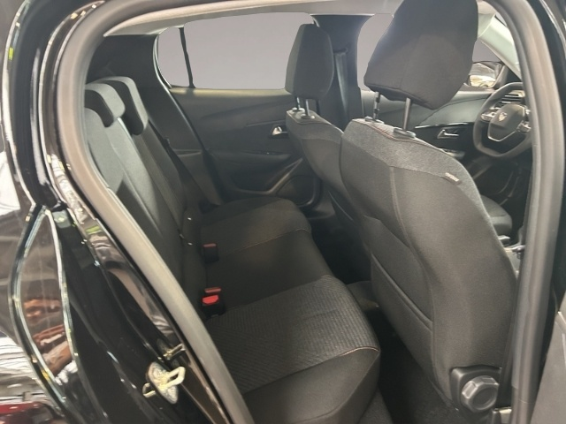 Peugeot 208 (06/2025, Benzin)