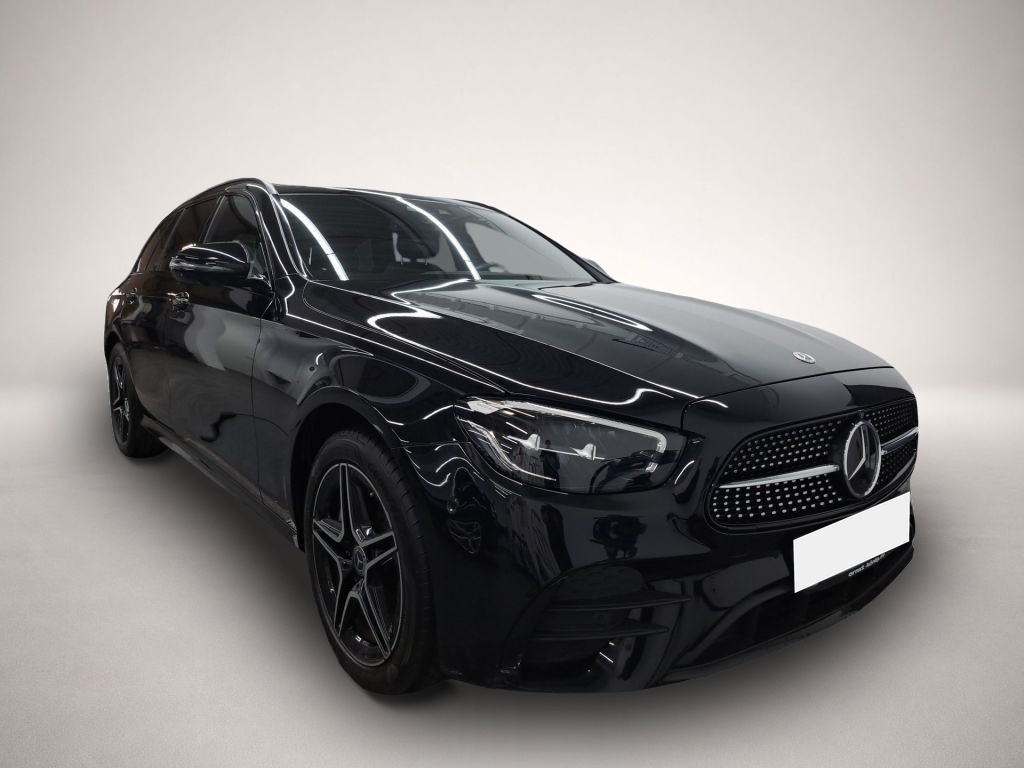 Mercedes-Benz E 300 (10/2022, )