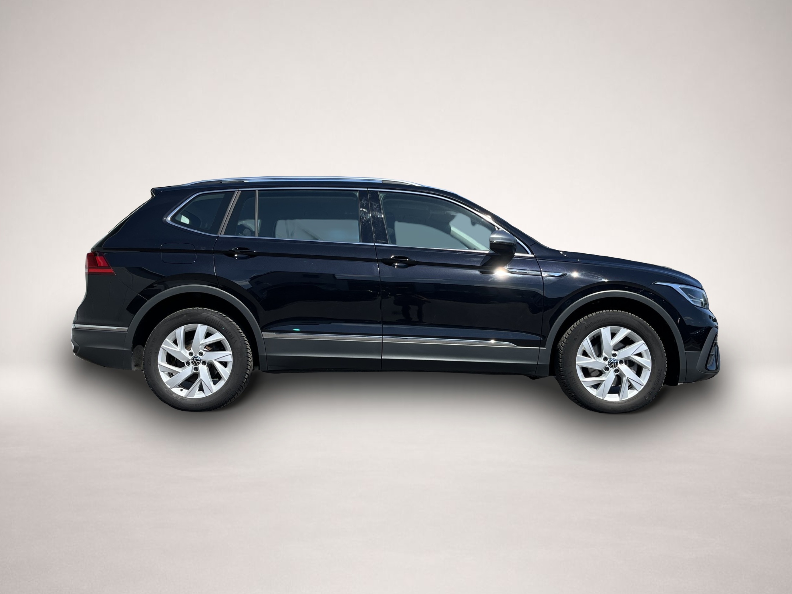 Volkswagen Tiguan Allspace (05/2025, Benzin)