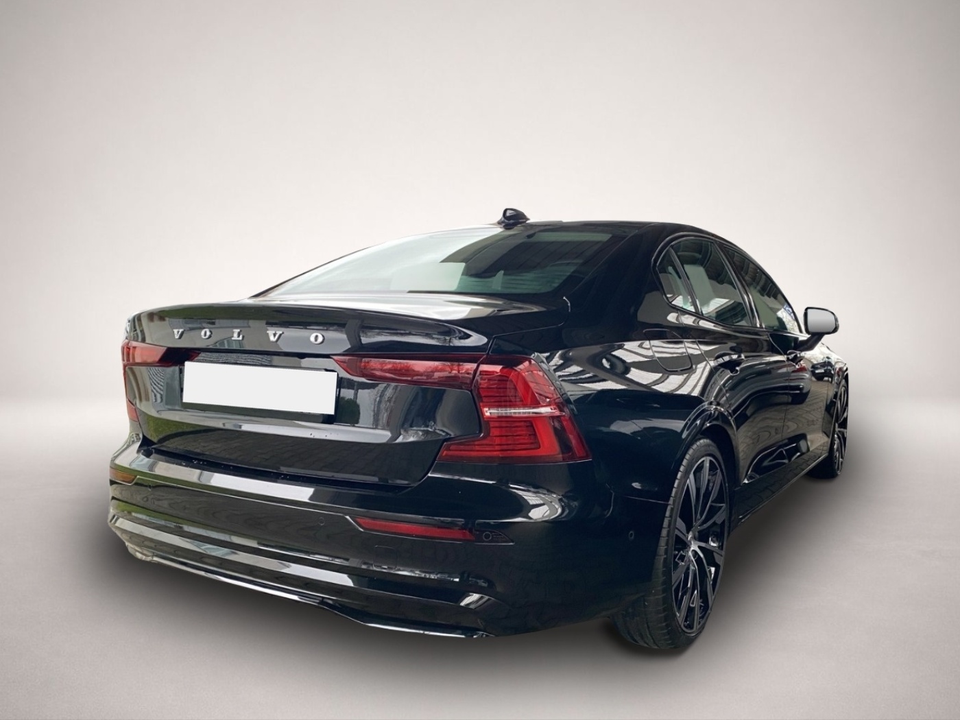 Volvo S60 (11/2023, Benzin)