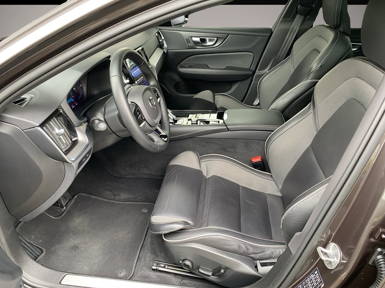 Volvo V60 (10/2022, )