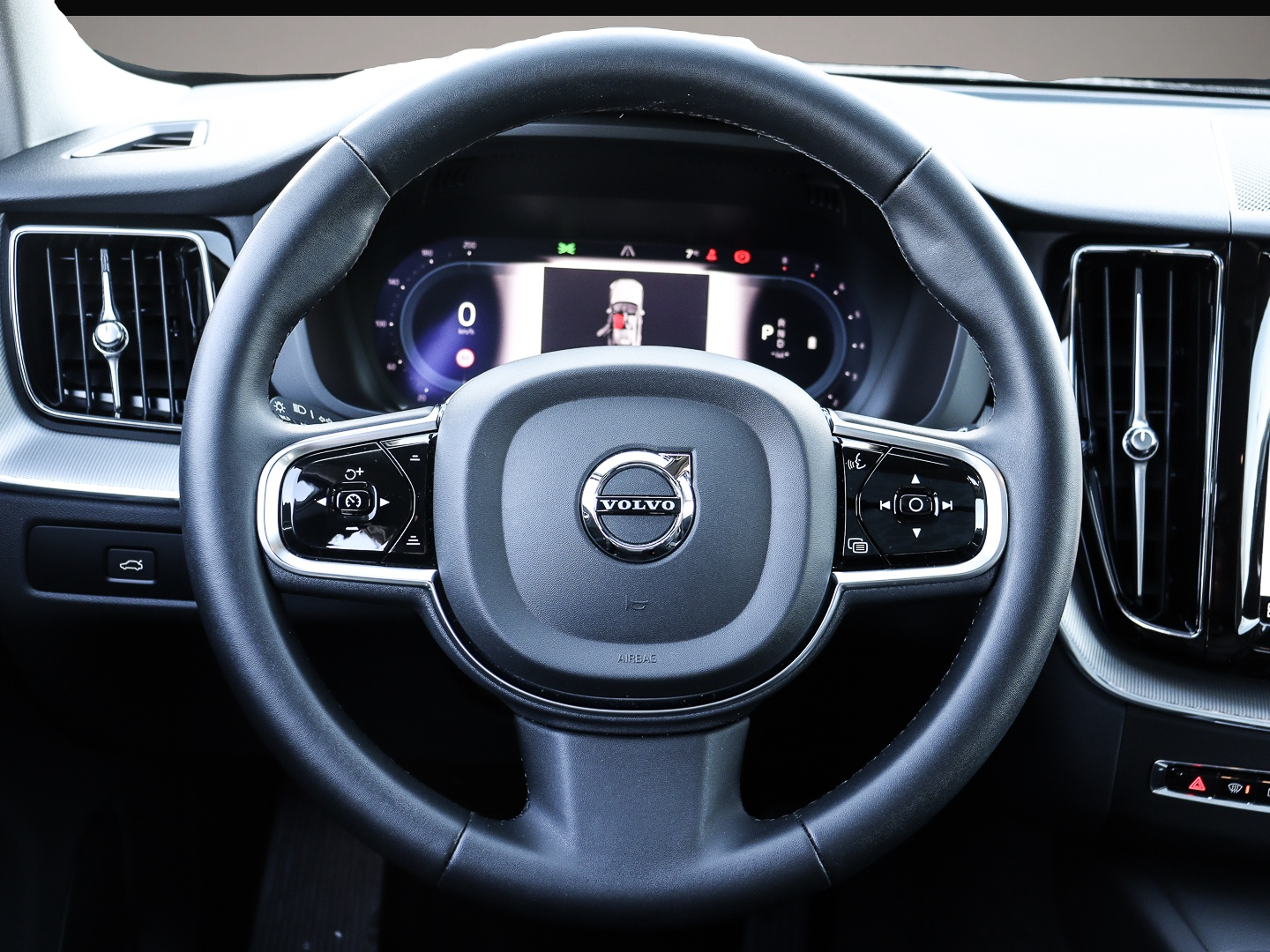 Volvo XC60 (12/2023, Benzin)