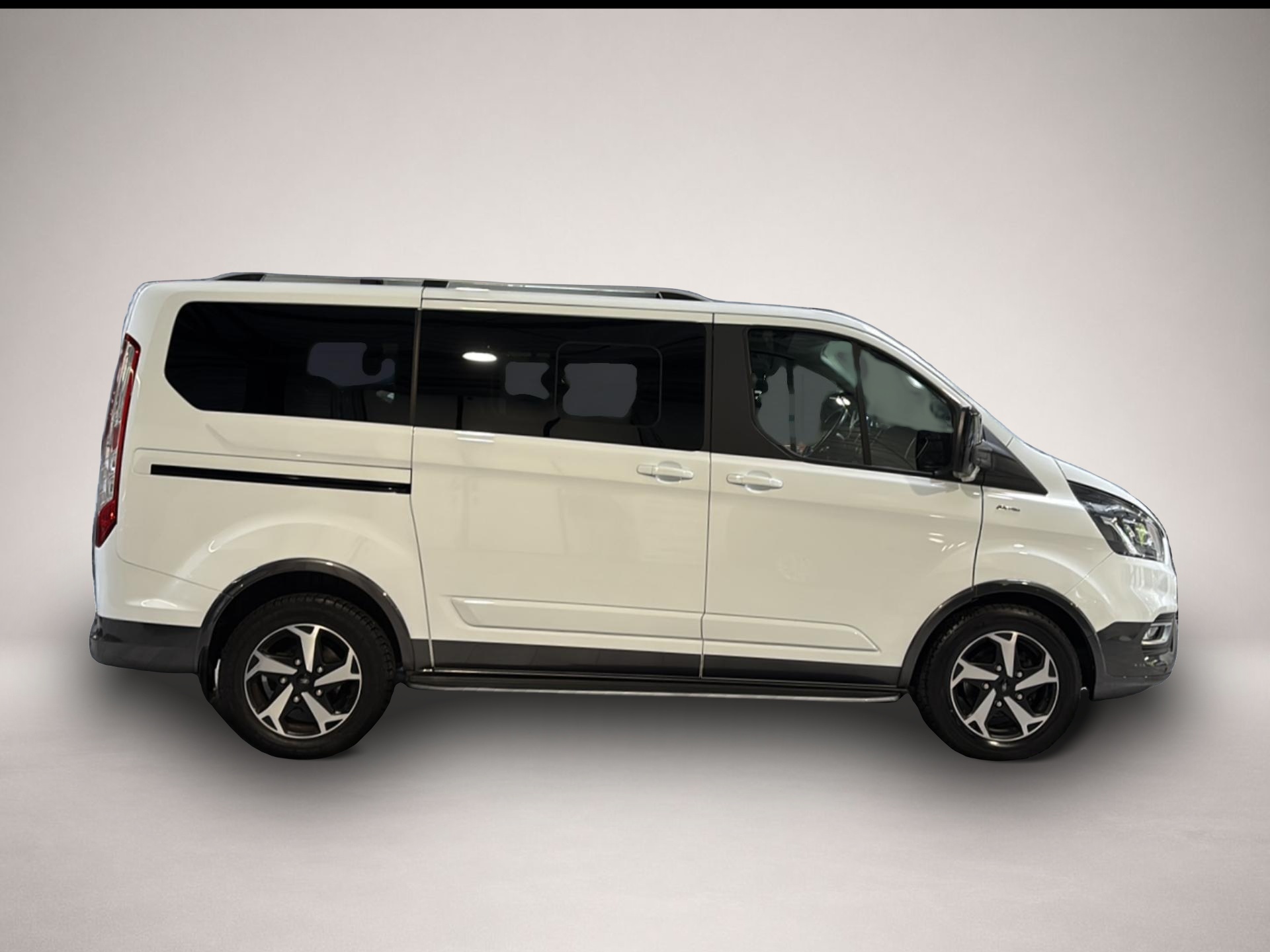 Ford Tourneo Custom (04/2022, Diesel)